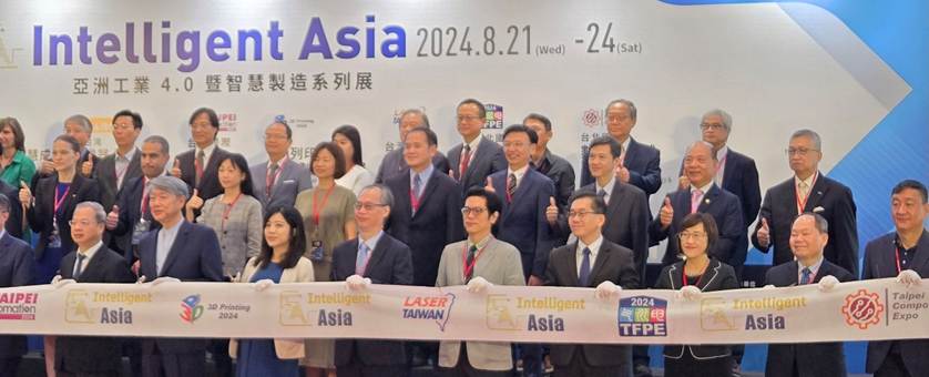 一張含有 服裝, 人員, 男人, 人的臉孔 的圖片自動產生的描述