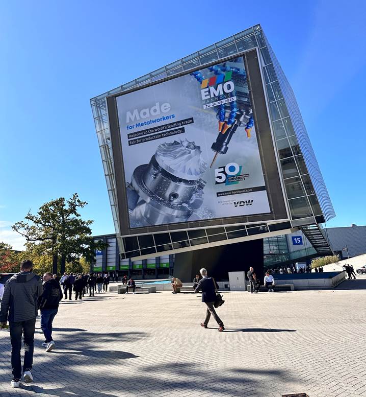 一張含有 文字, 戶外, 天空, 告示牌 的圖片AI 產生的內容可能不正確。