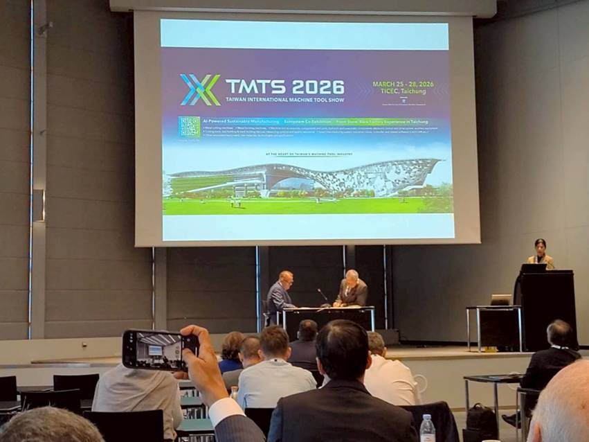 一張含有 文字, 簡報, 室內, 研討會 的圖片AI 產生的內容可能不正確。